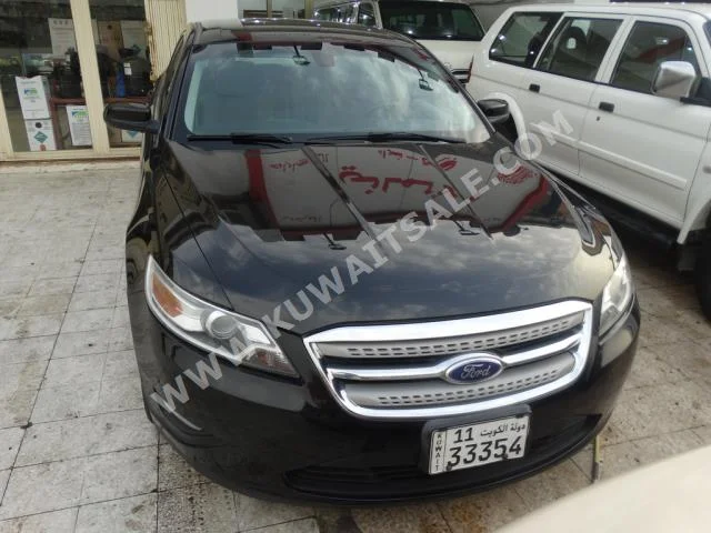 فورد  تورس  2012  128,000  سيدان  اتوماتك  6  مخمل  دفع خلفي  أسود  بنزين