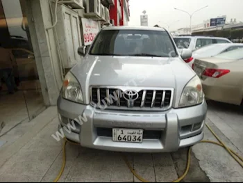 تويوتا  تي اكس.ال  برادو  2005  131,000  اس يو في  اتوماتك  4  مخمل  دفع رباعي  فضي  بنزين