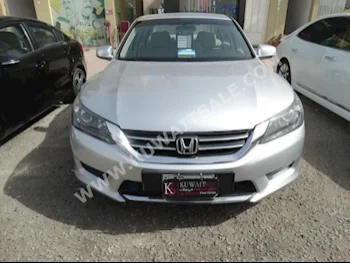 Honda  Accord  2013  78,000  Sedan  Automatic  6  Cloth  RWD  Silver  Gasoline