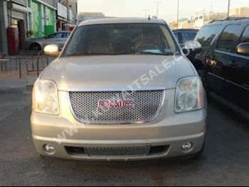 GMC  Denali  Yukon  2008  106,000  SUV  Automatic  8  Leather  4WD  Gold  Gasoline