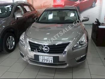 نيسان  2.5اس  ألتيما  2014  62,000  سيدان  اتوماتك  4  مخمل  دفع أمامي  برونزي  بنزين
