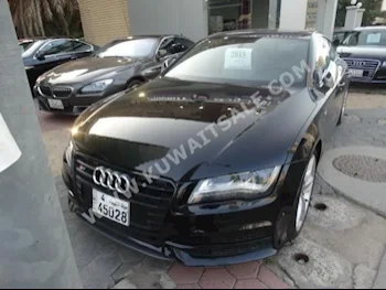 Audi  7  S  2015  32,000  Sedan  Automatic  8  Leather  4WD  Black  Gasoline