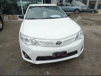 تويوتا  جي ال  كامري  2014  46,000  سيدان  اتوماتك  4  مخمل  دفع أمامي  أبيض  بنزين