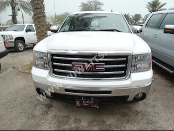 GMC  SLE  Sierra  2013  73,000  Pick Up  Automatic  8  Leather  4WD  White  Gasoline