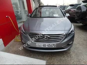 Hyundai  Sonata  2017  8,000  Sedan  Automatic  4  Cloth  FWD  Blue  Gasoline