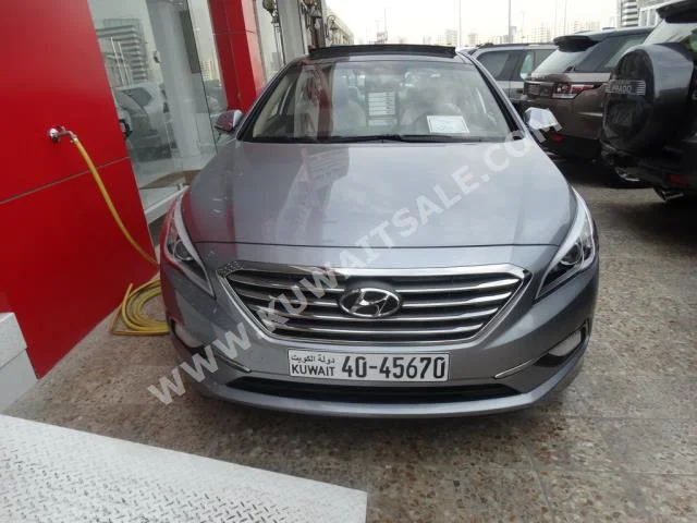 هيونداي  سوناتا  2017  8,000  سيدان  اتوماتك  4  مخمل  دفع أمامي  ازرق  بنزين