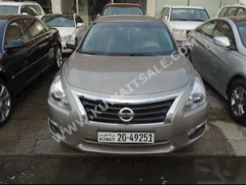 Nissan  3.5  Altima  2013  57,000  Sedan  Automatic  4  Cloth  FWD  Bronze  Gasoline