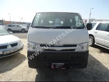 Toyota  Hiace  2013  74,000  Van / Bus  Manual  4  Cloth  RWD  White  Gasoline