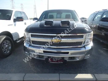 Chevrolet  LT  Silverado  2012  140,000  Pick Up  Automatic  8  Cloth  4WD  Black  Gasoline